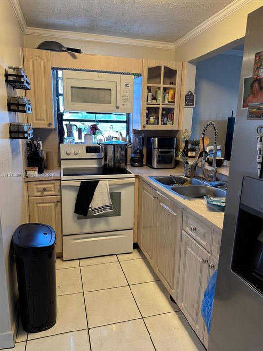 For Sale: $995,000 (0 beds, 0 baths, 3248 Square Feet)