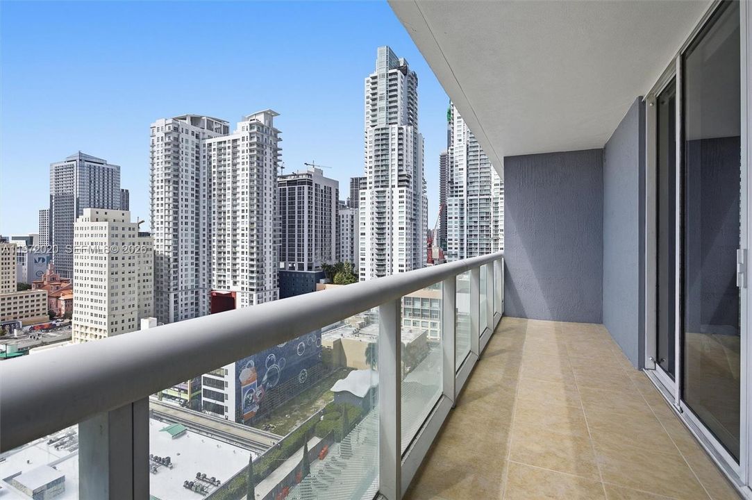 For Sale: $360,000 (0 beds, 1 baths, 567 Square Feet)
