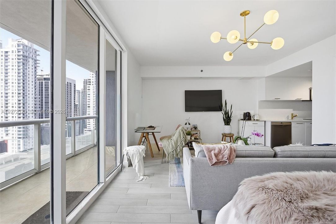 For Sale: $360,000 (0 beds, 1 baths, 567 Square Feet)