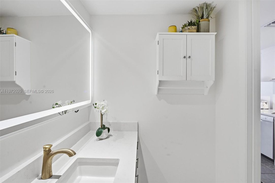 For Sale: $360,000 (0 beds, 1 baths, 567 Square Feet)