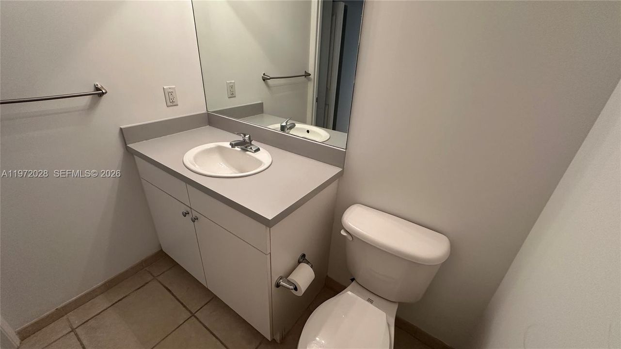 For Sale: $445,000 (1 beds, 1 baths, 860 Square Feet)