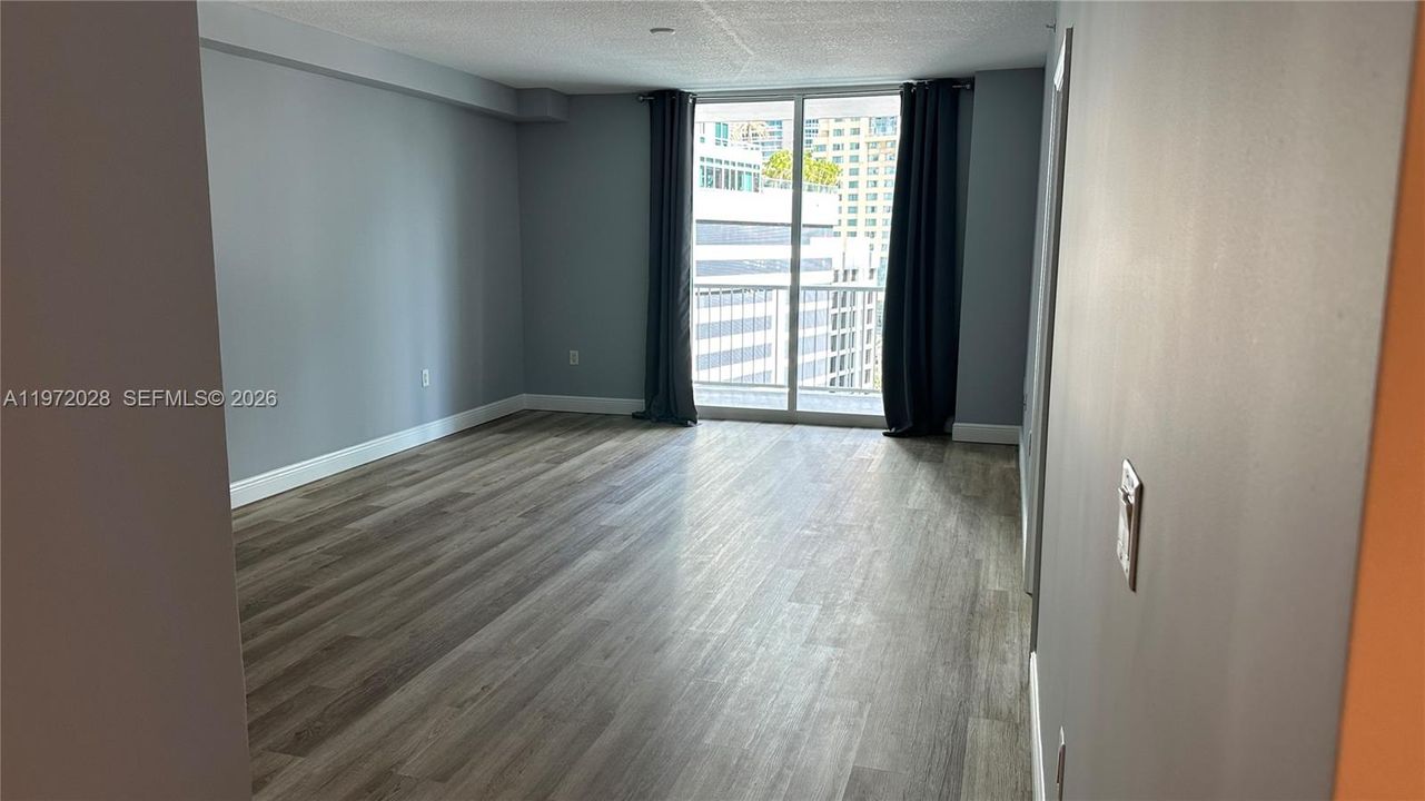 For Sale: $445,000 (1 beds, 1 baths, 860 Square Feet)