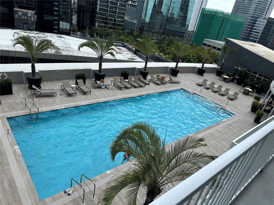 For Sale: $445,000 (1 beds, 1 baths, 860 Square Feet)