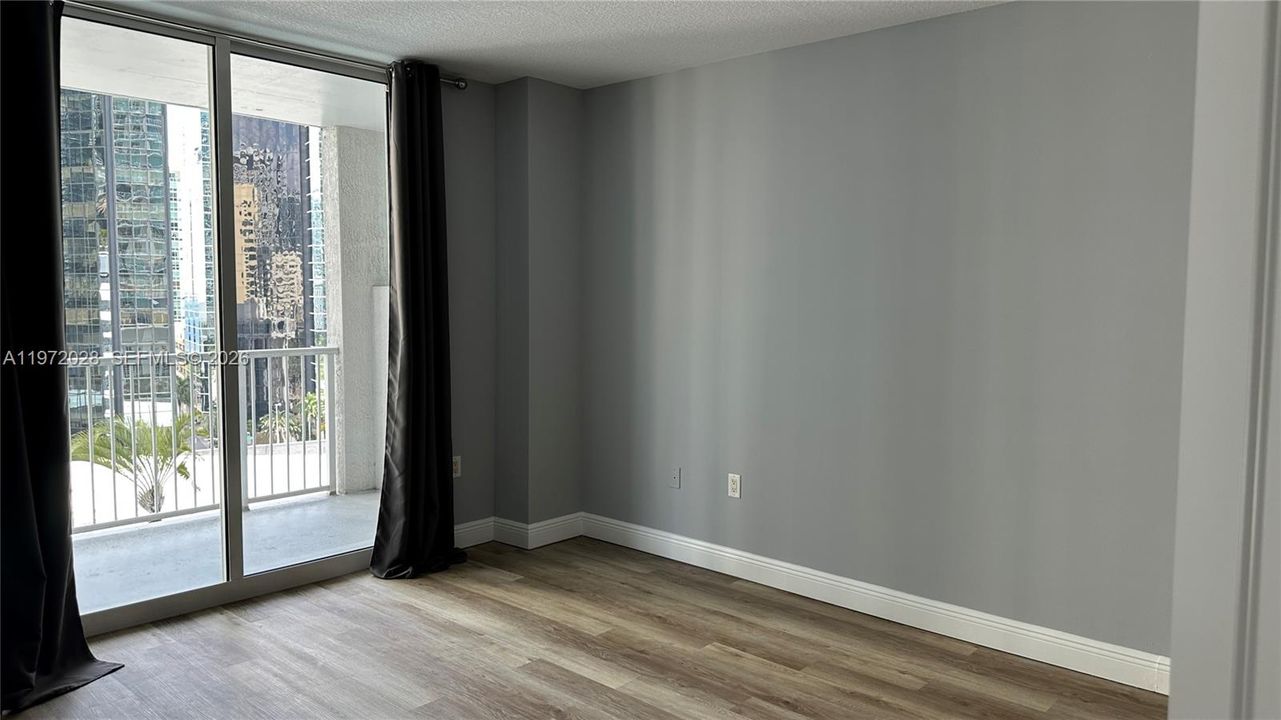 For Sale: $445,000 (1 beds, 1 baths, 860 Square Feet)
