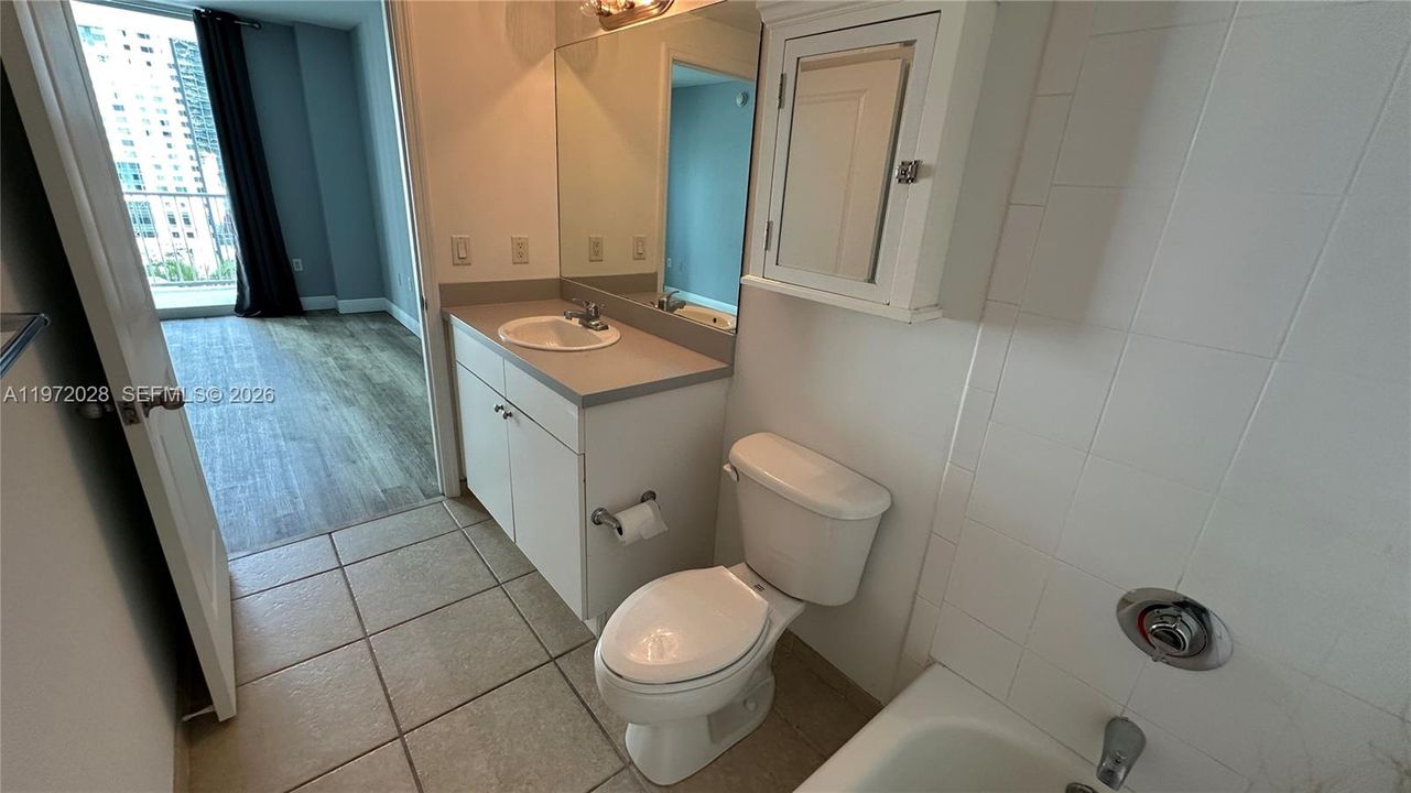For Sale: $445,000 (1 beds, 1 baths, 860 Square Feet)