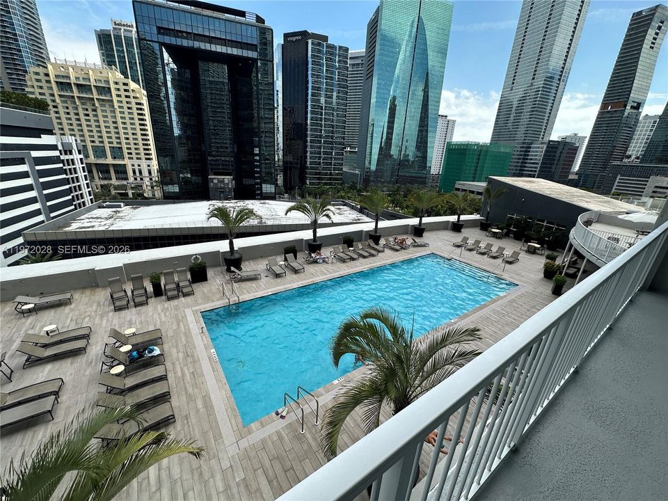 For Sale: $445,000 (1 beds, 1 baths, 860 Square Feet)