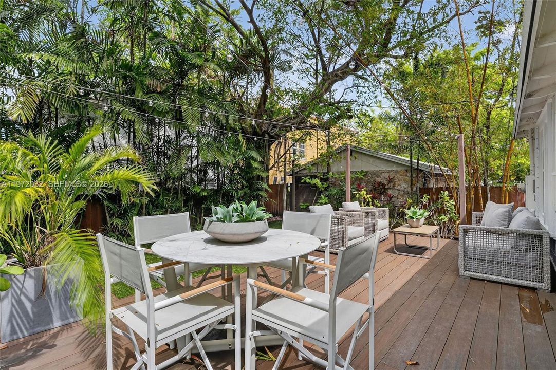 Activo con contrato: $1,250,000 (3 camas, 2 baños, 2240 Pies cuadrados)