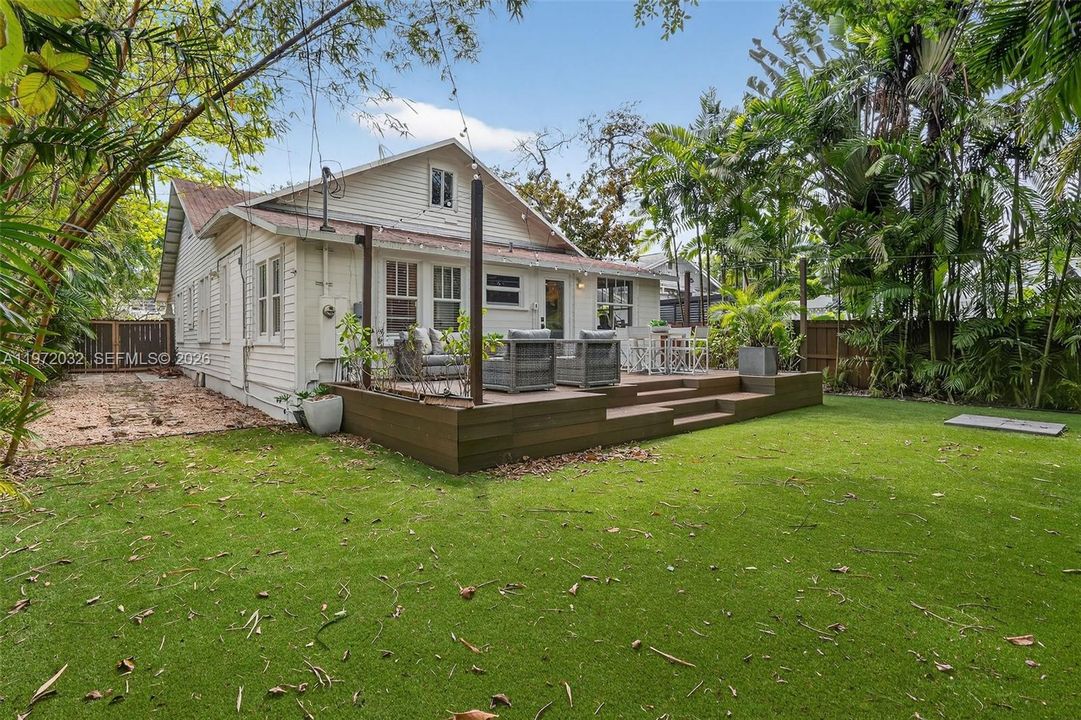 Activo con contrato: $1,250,000 (3 camas, 2 baños, 2240 Pies cuadrados)