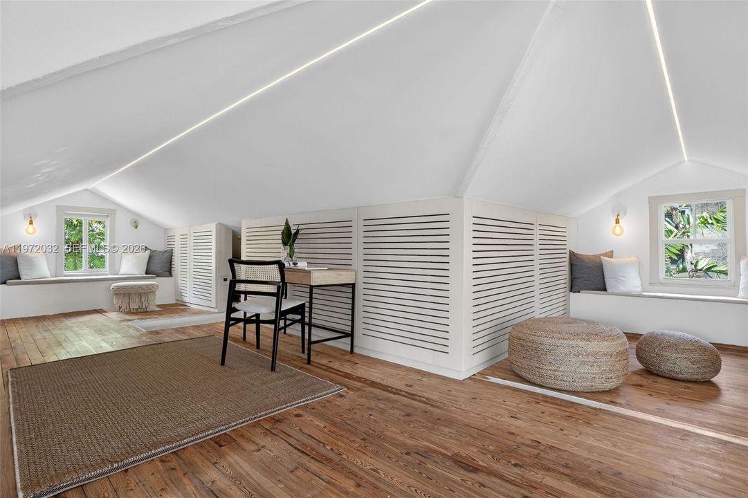 Activo con contrato: $1,250,000 (3 camas, 2 baños, 2240 Pies cuadrados)