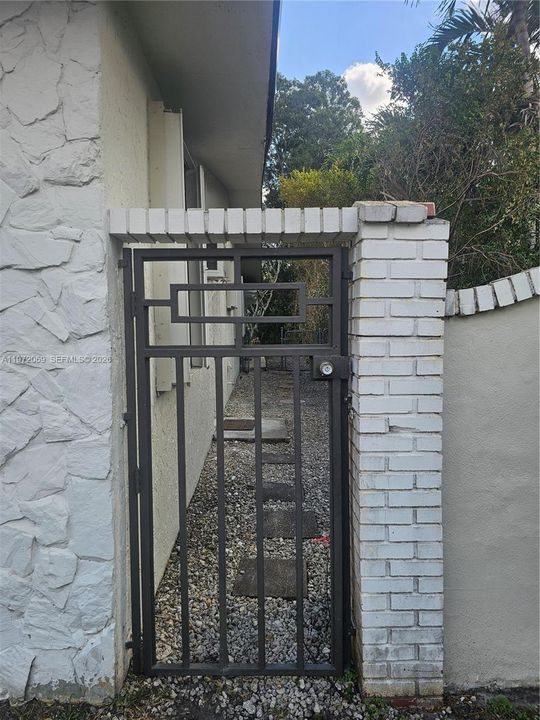 В аренду: $1,200 (0 спален, 1 ванн, 400 Квадратных фут)