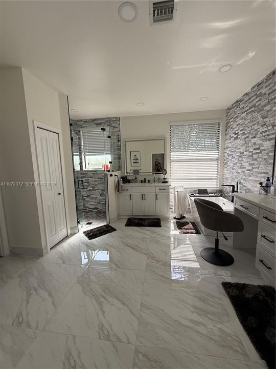 For Sale: $1,775,000 (7 beds, 5 baths, 3966 Square Feet)