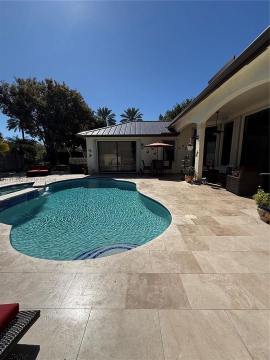 For Sale: $1,775,000 (7 beds, 5 baths, 3966 Square Feet)