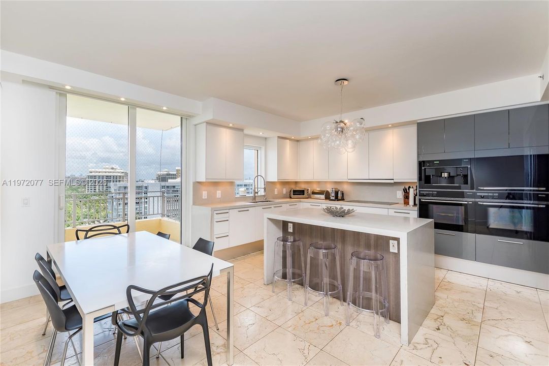 На продажу: $5,650,000 (4 спален, 4 ванн, 3084 Квадратных фут)