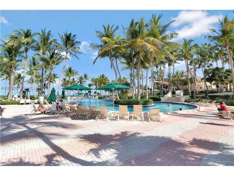 На продажу: $5,650,000 (4 спален, 4 ванн, 3084 Квадратных фут)