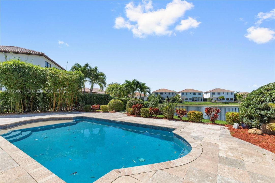 Vendido Recientemente: $1,675,000 (5 camas, 5 baños, 3812 Pies cuadrados)