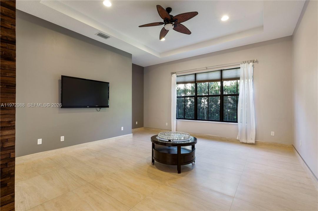 Vendido Recientemente: $1,675,000 (5 camas, 5 baños, 3812 Pies cuadrados)