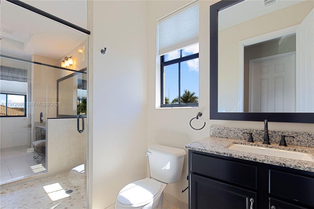 Vendido Recientemente: $1,675,000 (5 camas, 5 baños, 3812 Pies cuadrados)