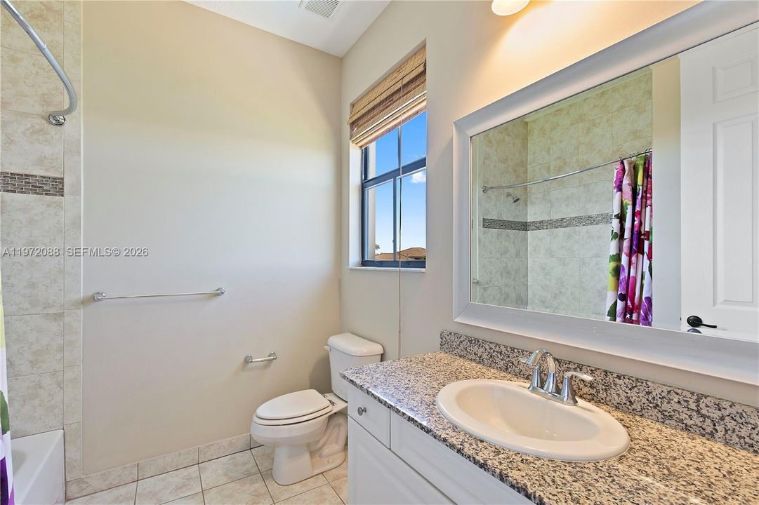 Vendido Recientemente: $1,675,000 (5 camas, 5 baños, 3812 Pies cuadrados)