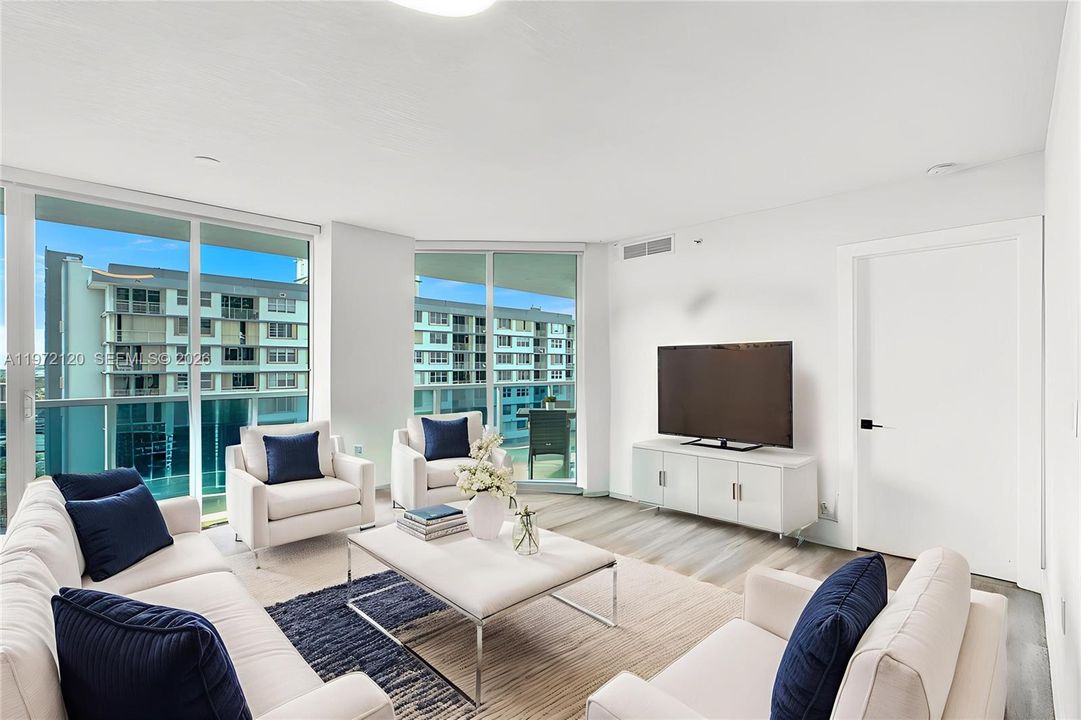 For Sale: $445,000 (2 beds, 2 baths, 1221 Square Feet)