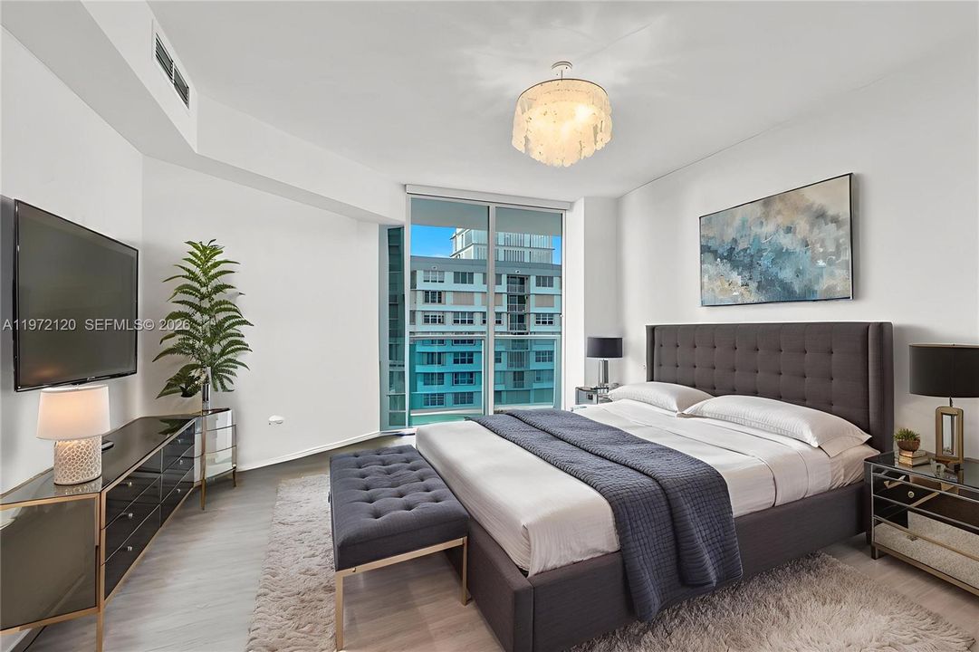 For Sale: $445,000 (2 beds, 2 baths, 1221 Square Feet)