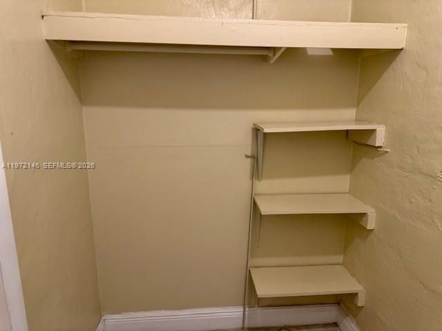 Active With Contract: $1,150 (0 beds, 1 baths, 200 Square Feet)