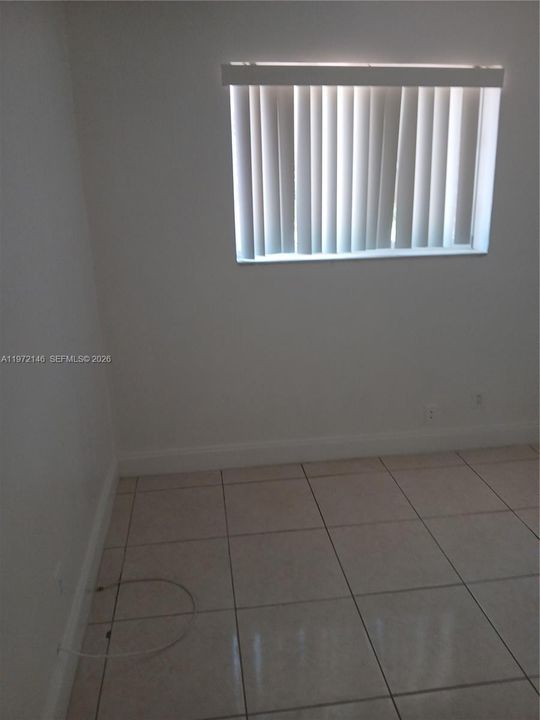 Active With Contract: $1,150 (0 beds, 1 baths, 200 Square Feet)