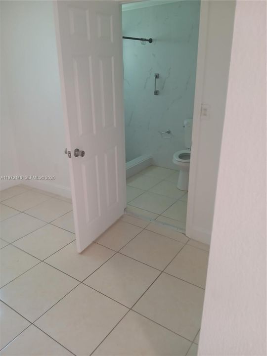 Active With Contract: $1,150 (0 beds, 1 baths, 200 Square Feet)
