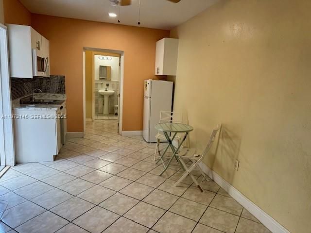 Active With Contract: $1,150 (0 beds, 1 baths, 200 Square Feet)