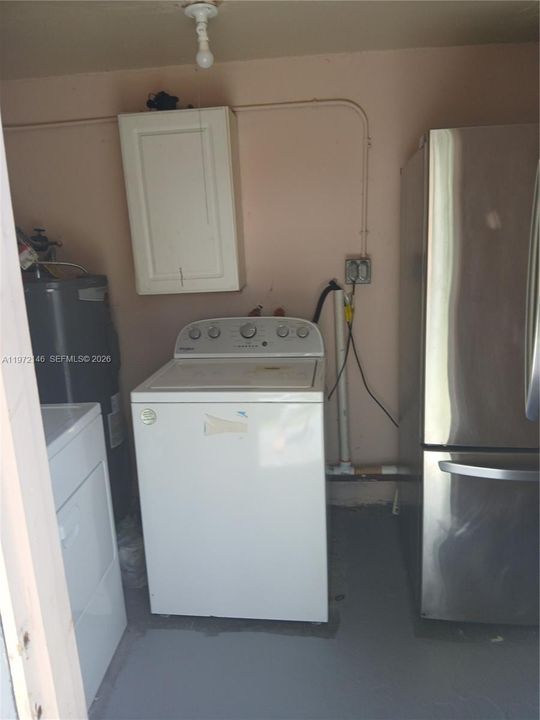 Active With Contract: $1,150 (0 beds, 1 baths, 200 Square Feet)