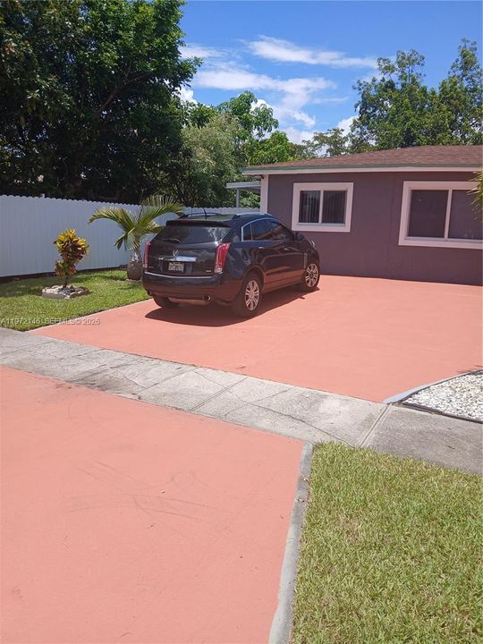 Active With Contract: $1,150 (0 beds, 1 baths, 200 Square Feet)