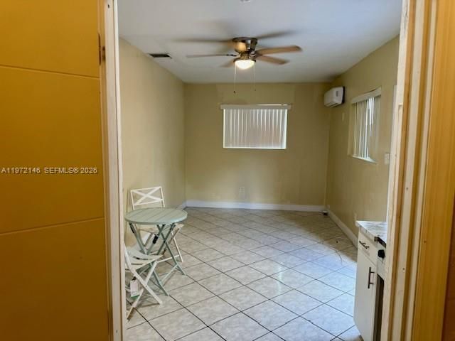 Active With Contract: $1,150 (0 beds, 1 baths, 200 Square Feet)
