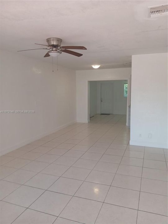Active With Contract: $1,150 (0 beds, 1 baths, 200 Square Feet)