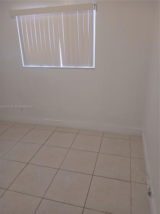 Active With Contract: $1,150 (0 beds, 1 baths, 200 Square Feet)