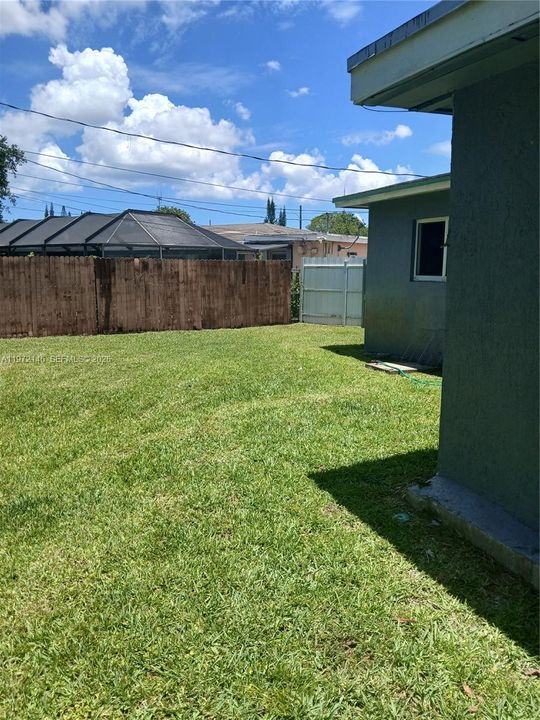 Active With Contract: $1,150 (0 beds, 1 baths, 200 Square Feet)