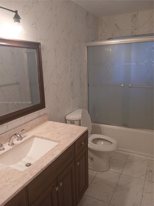 Active With Contract: $1,150 (0 beds, 1 baths, 200 Square Feet)