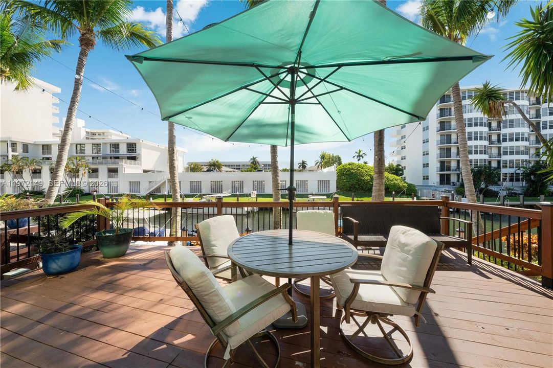 For Sale: $1,125,000 (2 beds, 2 baths, 1806 Square Feet)