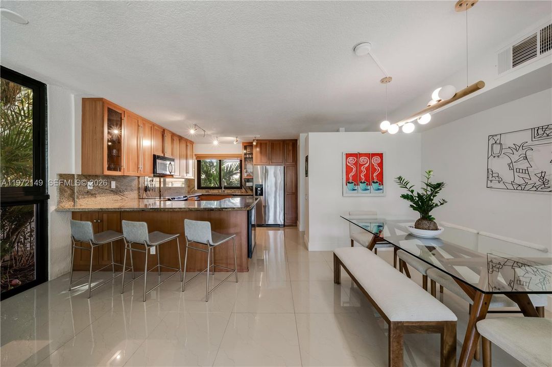 For Sale: $1,125,000 (2 beds, 2 baths, 1806 Square Feet)