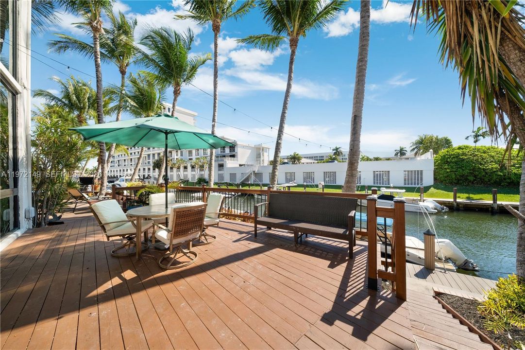 For Sale: $1,125,000 (2 beds, 2 baths, 1806 Square Feet)
