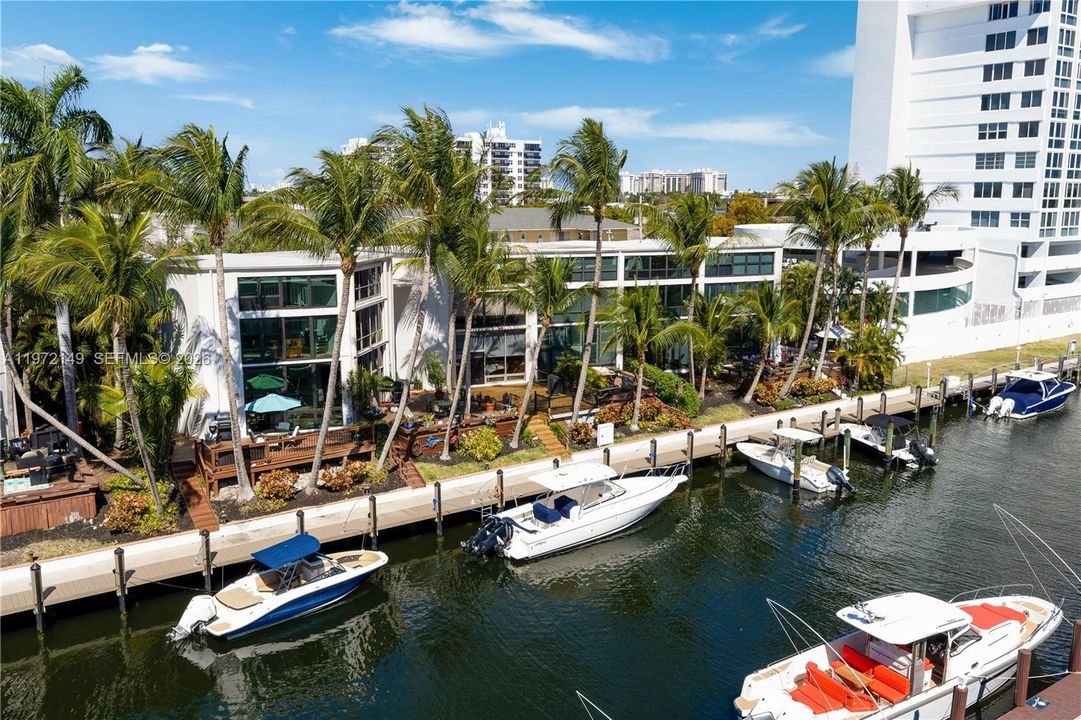 For Sale: $1,125,000 (2 beds, 2 baths, 1806 Square Feet)