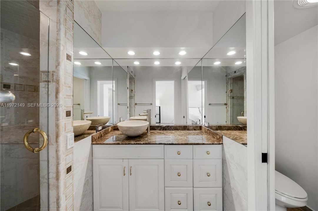 For Sale: $1,125,000 (2 beds, 2 baths, 1806 Square Feet)
