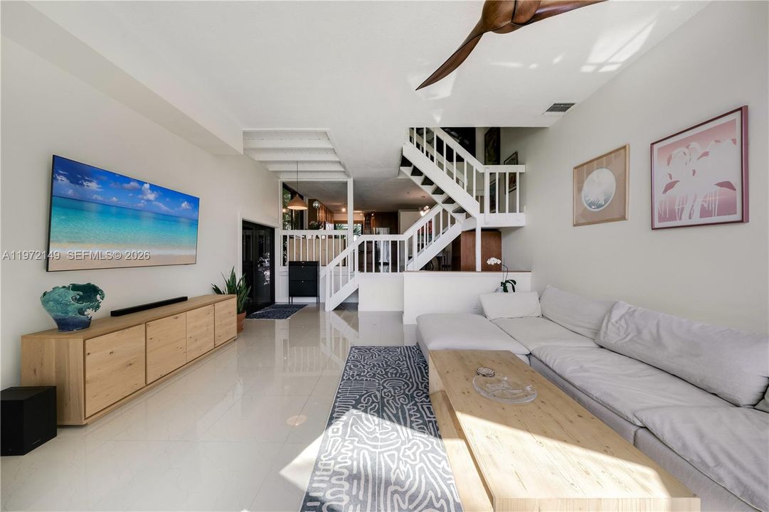For Sale: $1,125,000 (2 beds, 2 baths, 1806 Square Feet)
