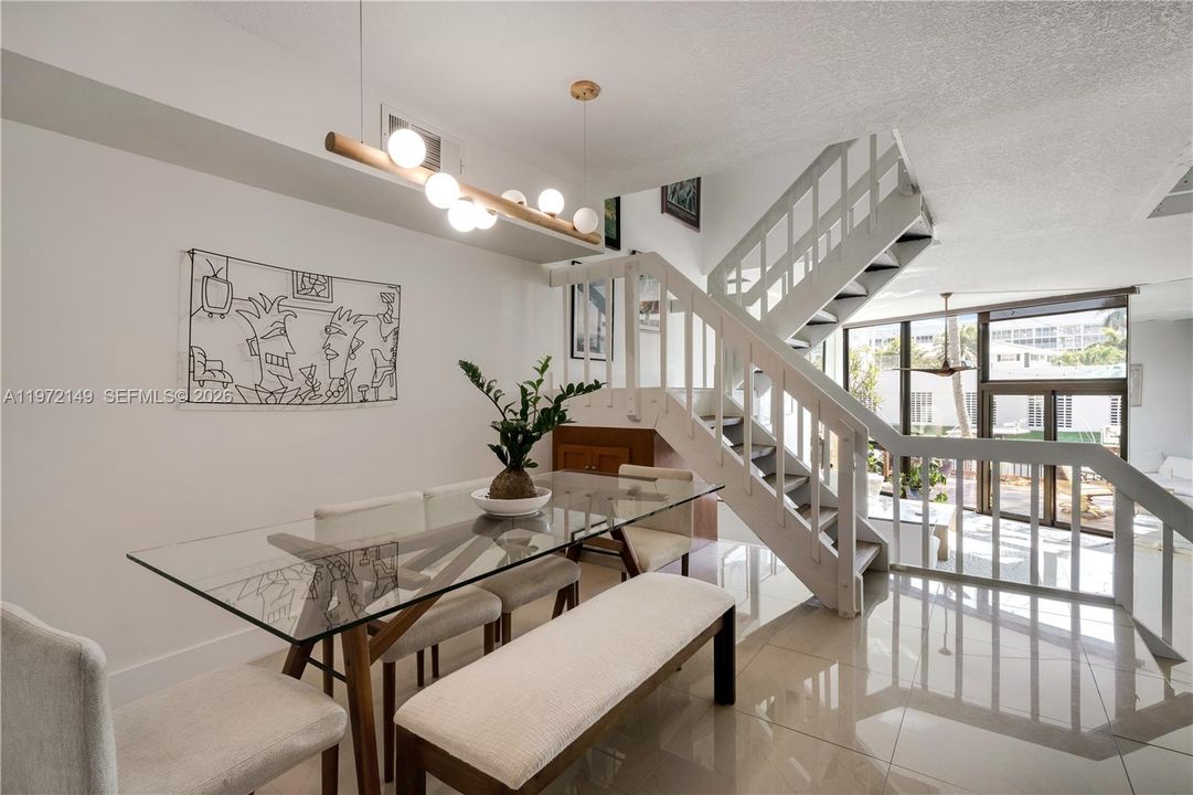 For Sale: $1,125,000 (2 beds, 2 baths, 1806 Square Feet)