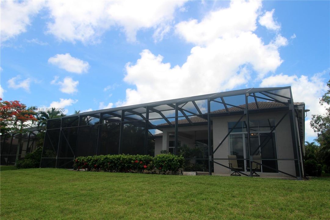 En Venta: $949,000 (3 camas, 2 baños, 2474 Pies cuadrados)
