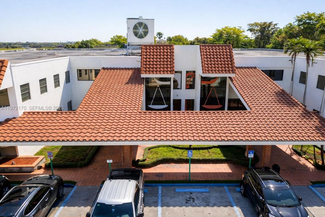 В аренду: $8,000 (0 спален, 0 ванн, 0 Квадратных фут)