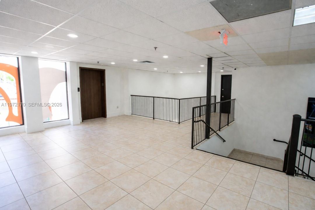 В аренду: $8,000 (0 спален, 0 ванн, 0 Квадратных фут)