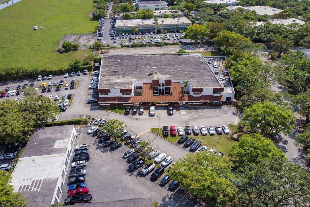 В аренду: $8,000 (0 спален, 0 ванн, 0 Квадратных фут)