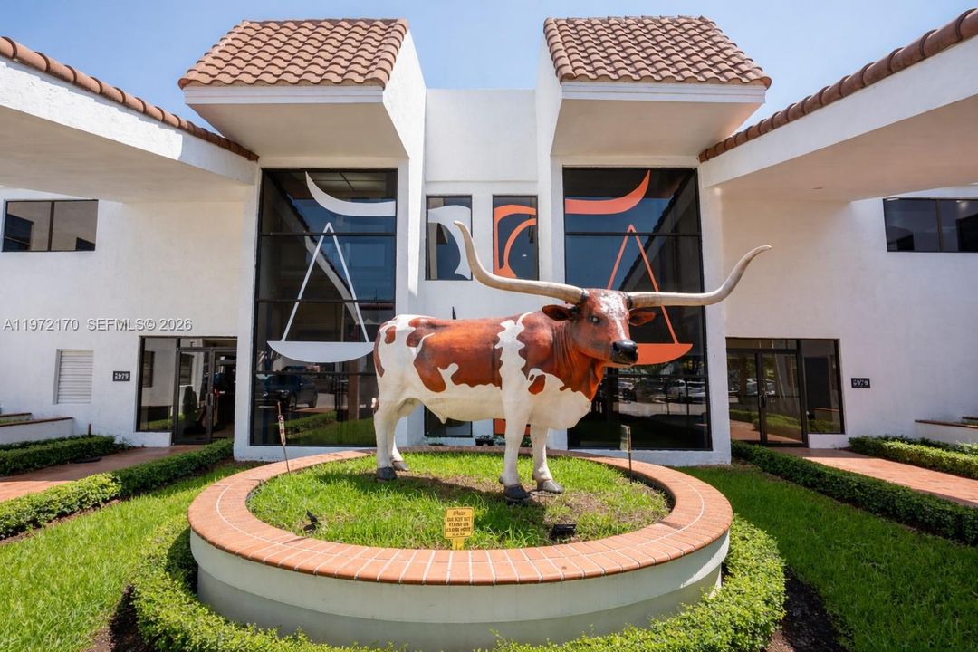 В аренду: $8,000 (0 спален, 0 ванн, 0 Квадратных фут)