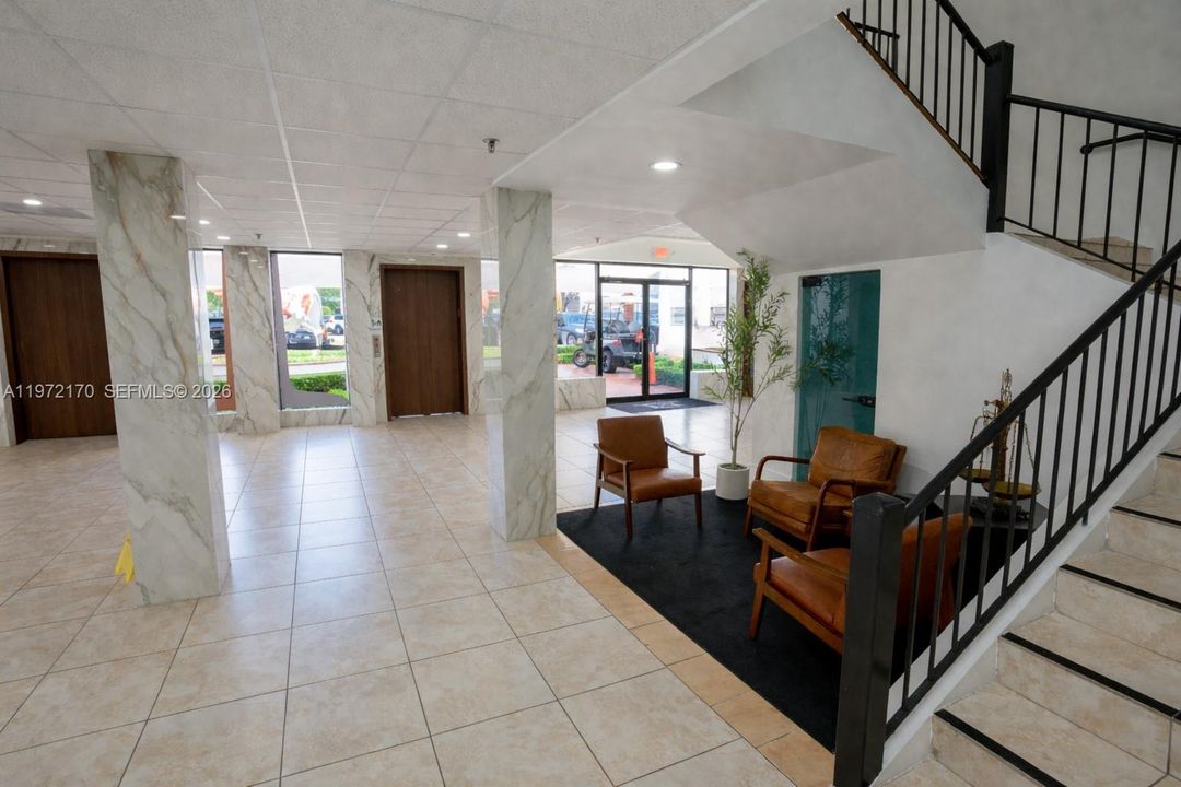 В аренду: $8,000 (0 спален, 0 ванн, 0 Квадратных фут)