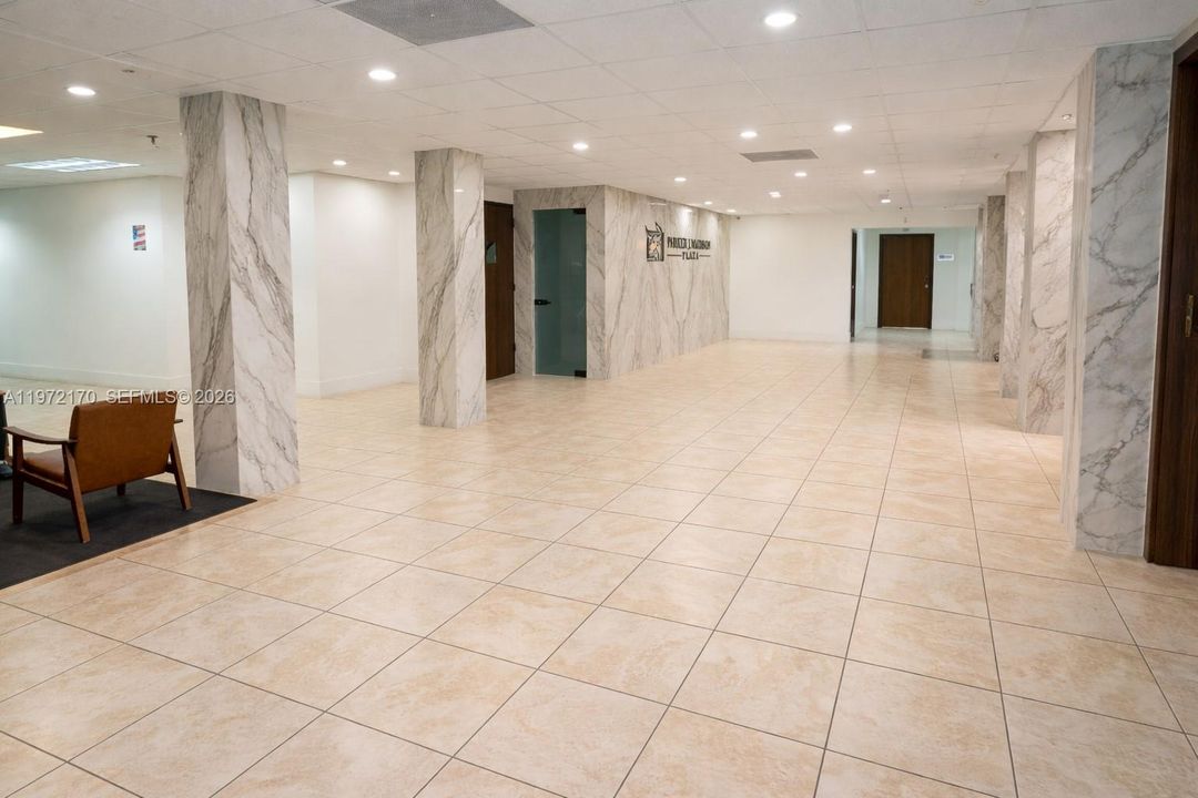 В аренду: $8,000 (0 спален, 0 ванн, 0 Квадратных фут)