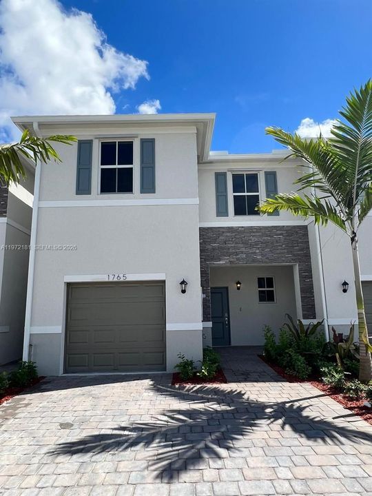 For Sale: $480,000 (3 beds, 2 baths, 1712 Square Feet)